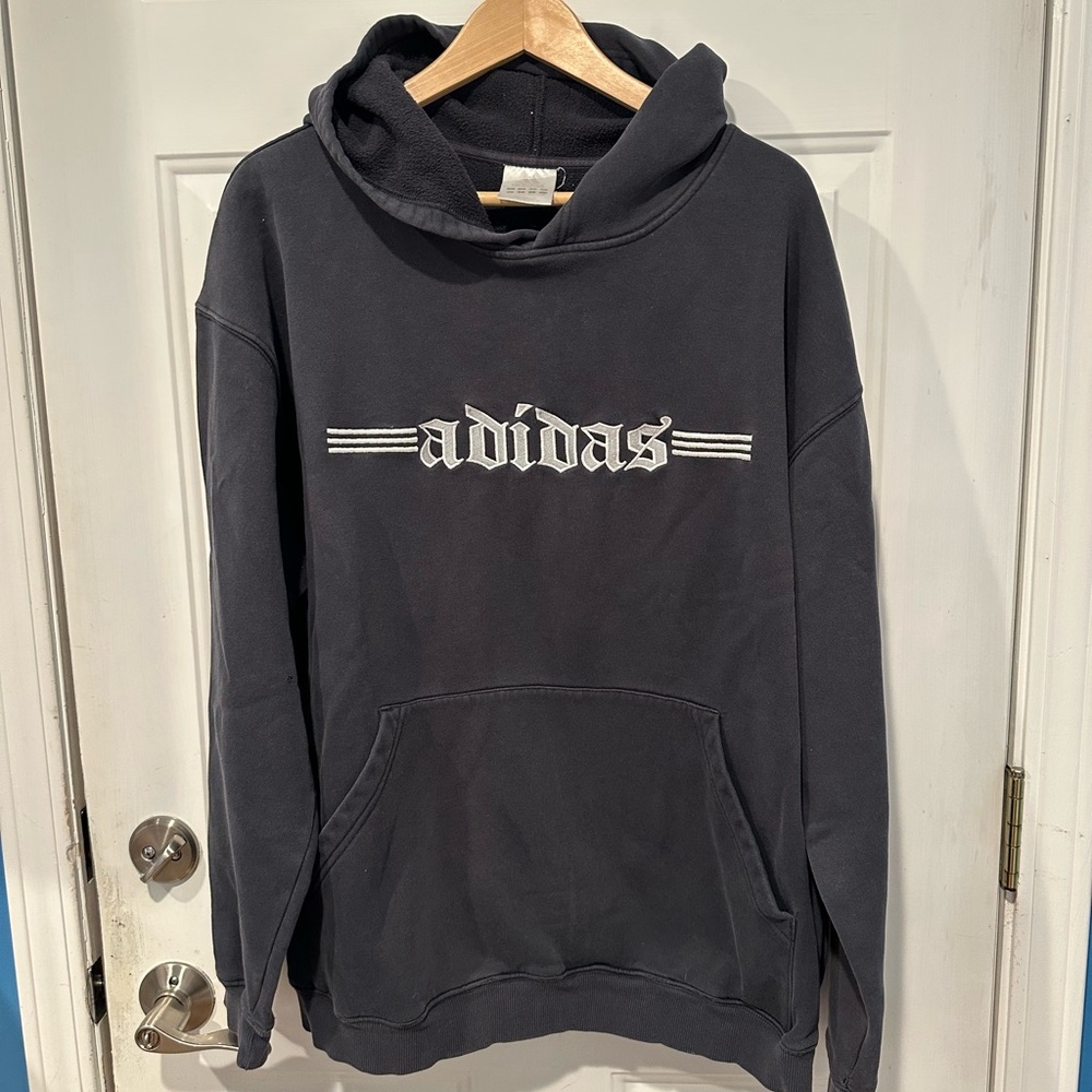 *Vintage* Adidas Black Sweatshirt Classic Hoodie Design